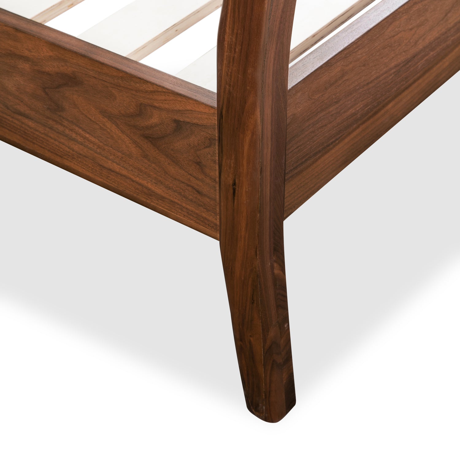 Truro Bed with Leather Cushions | Bridle Brown | Queen 