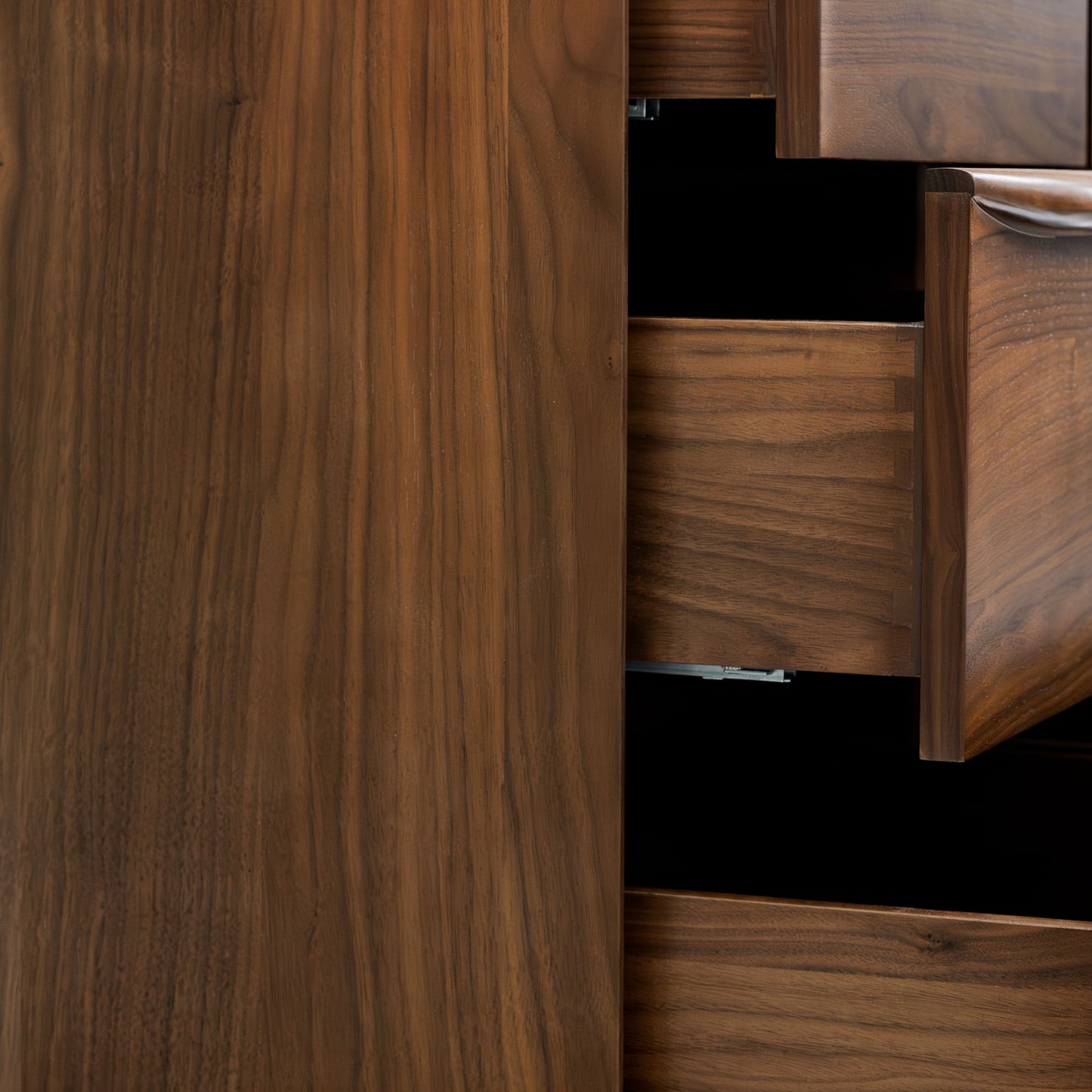 Cura 9 Drawer Dresser | Walnut