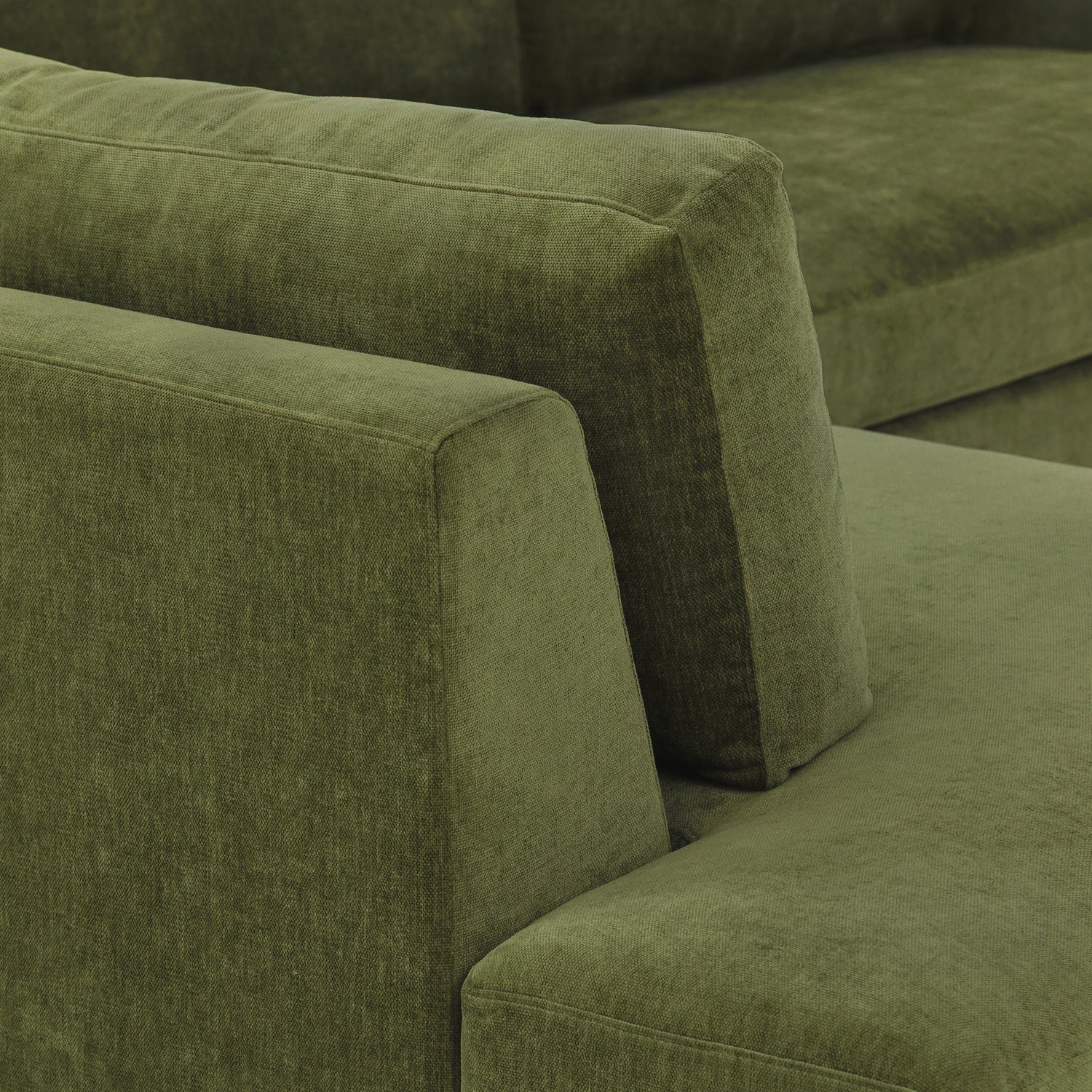 Zyon Left-Facing Bumper Chaise Sectional | Distressed Green 
