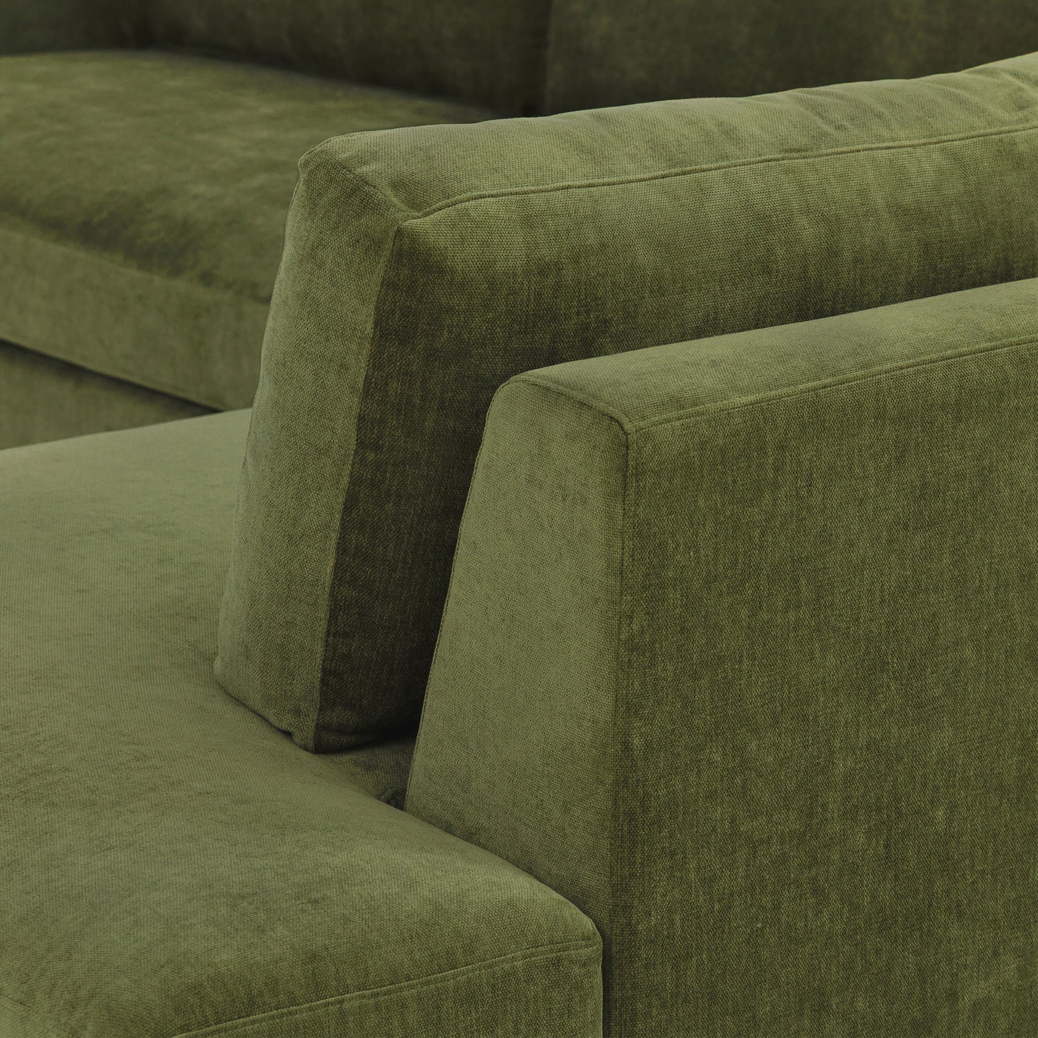 Zyon Right-Facing Bumper Chaise Sectional | Distressed Green 