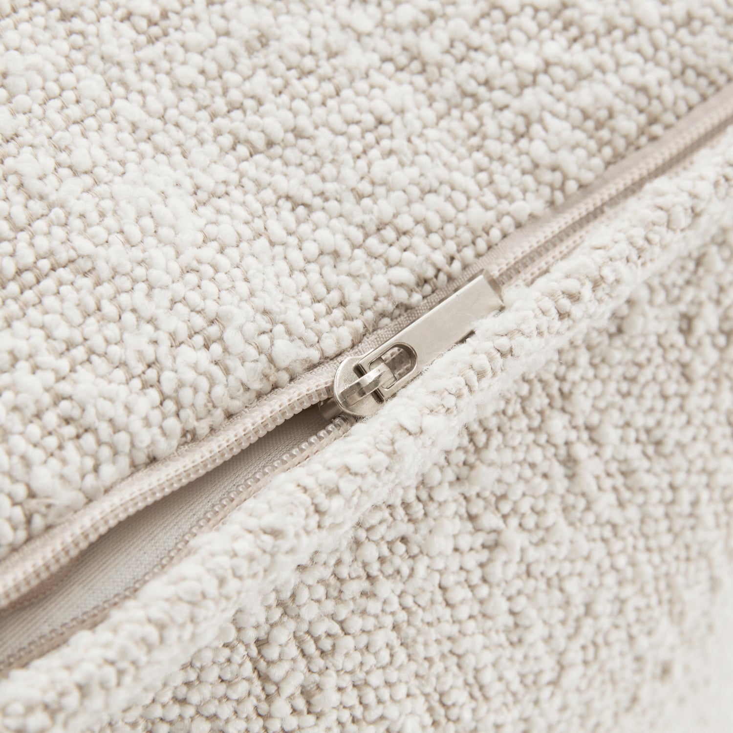 Metz Pouf | Froth White Boucle 