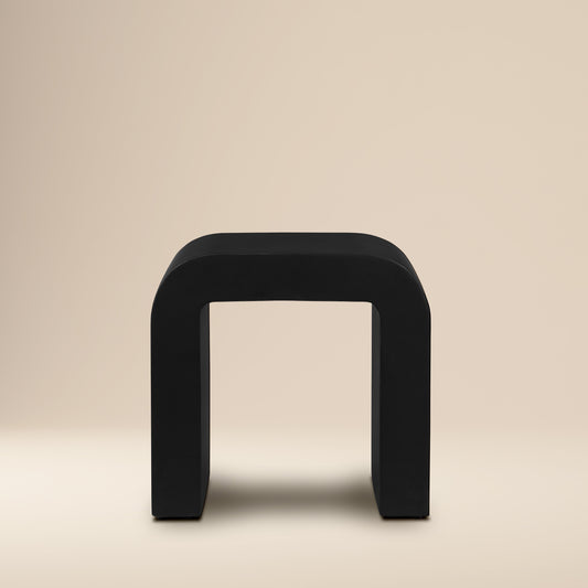 Naples Horseshoe Side Table | Black Concrete