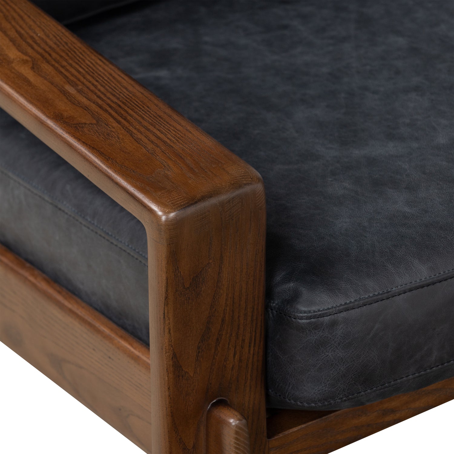 Skive Leather Lounge Chair | Onyx Black 