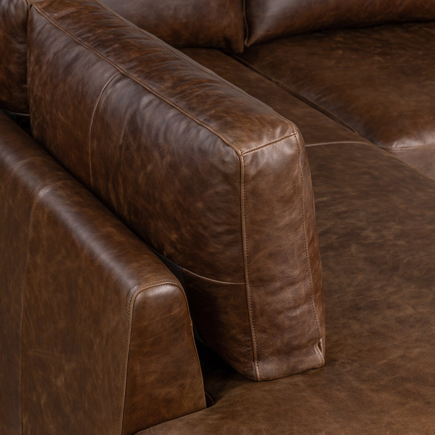 Catania 116.5" Leather Left-Facing Bumper Sectional Sofa | Chocolate Brown