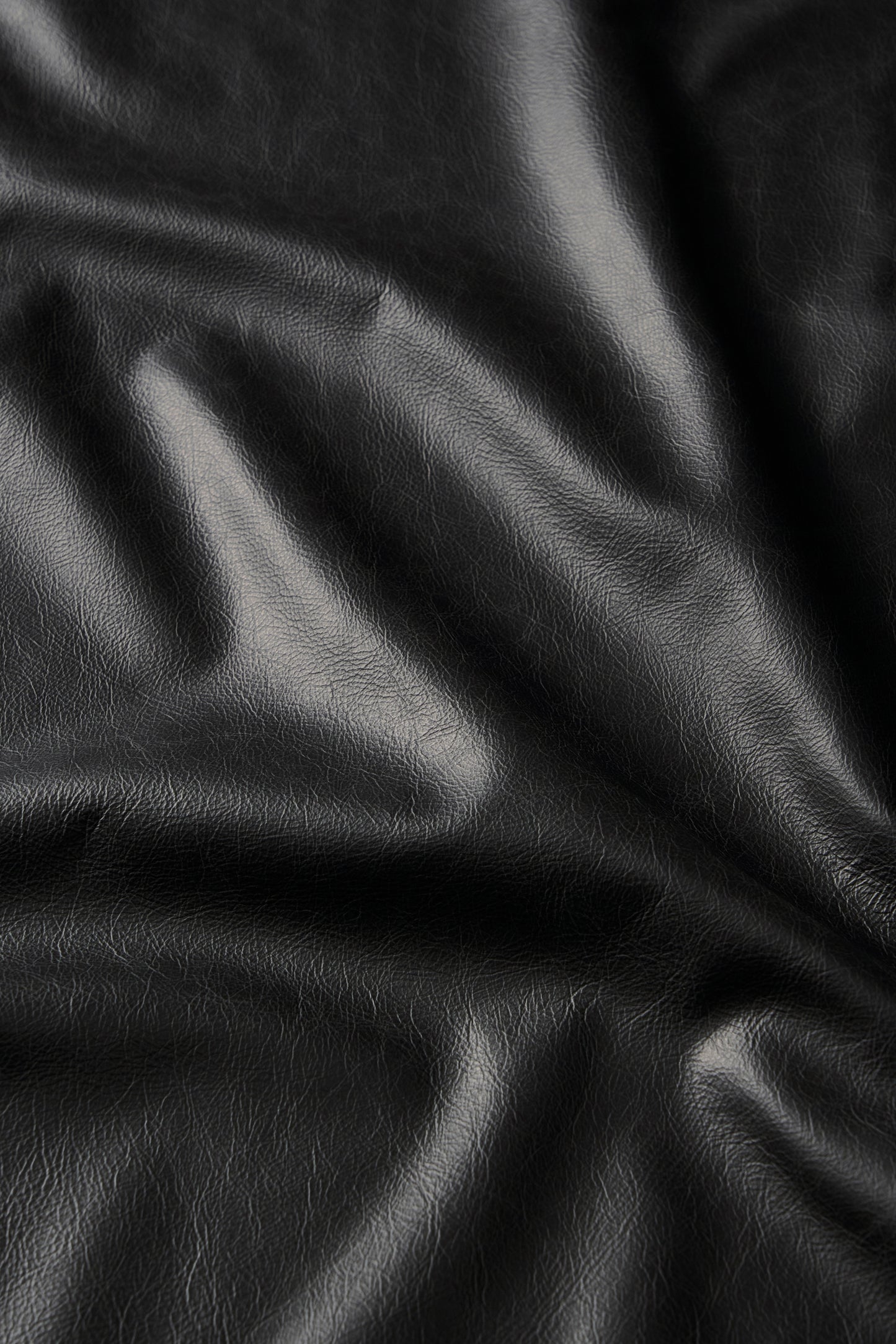Full-grain Semi-aniline Italian-tanned Leather