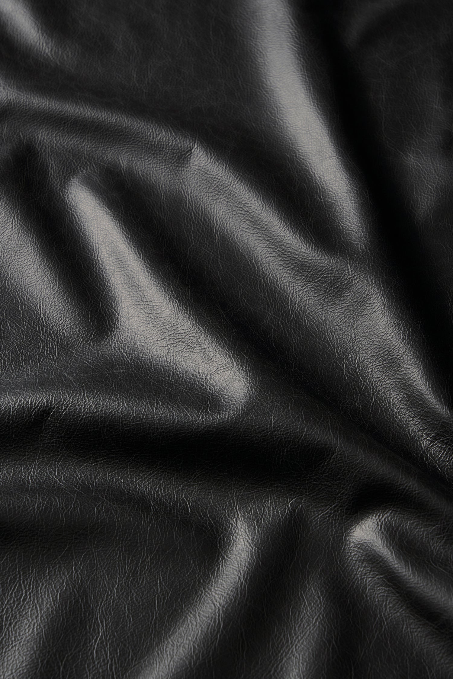 Full-grain Semi-aniline Italian-tanned Leather 